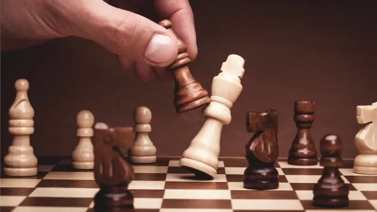 O diretor de marketing está morto